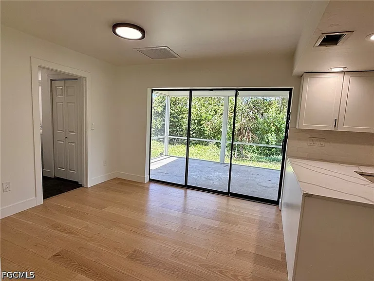 18422 Huckleberry Rd — Photo 6