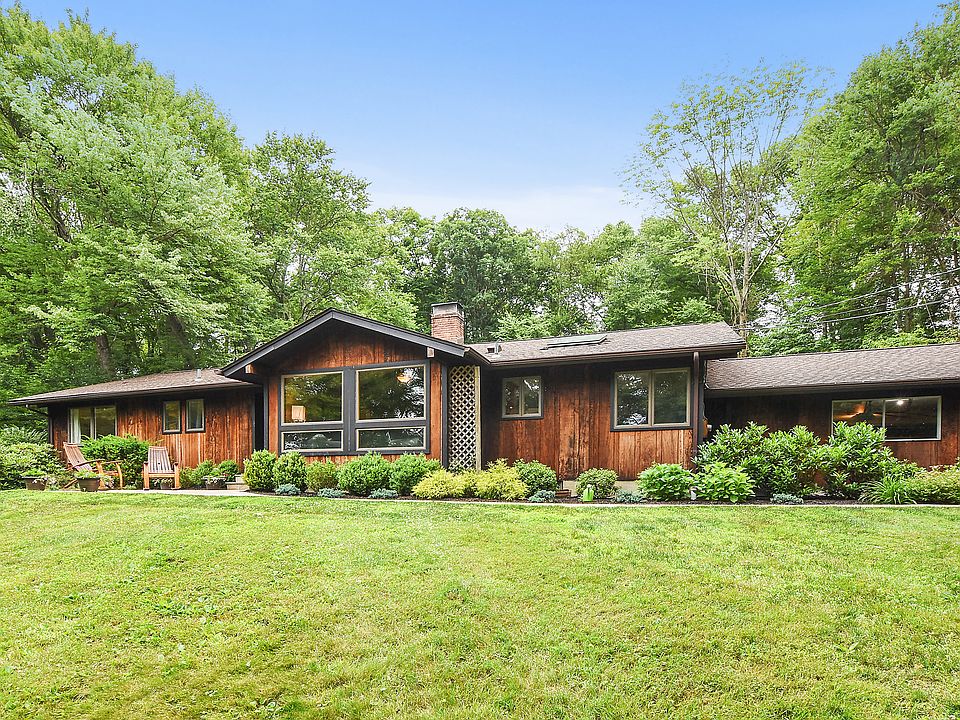 Welcome to 30 Carolyn Way!