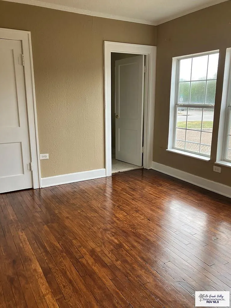3 bed, 2.0 bath, 2191 sqft, $1,500 — Photo 3