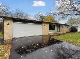 1440 Schafer Dr, Burton, MI