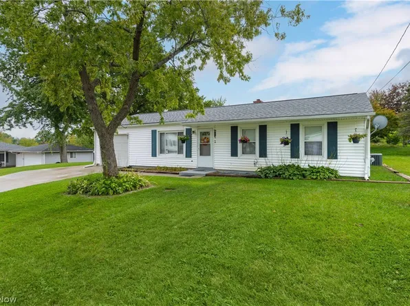 2772 Serra Vista Dr, Stow, OH 44224