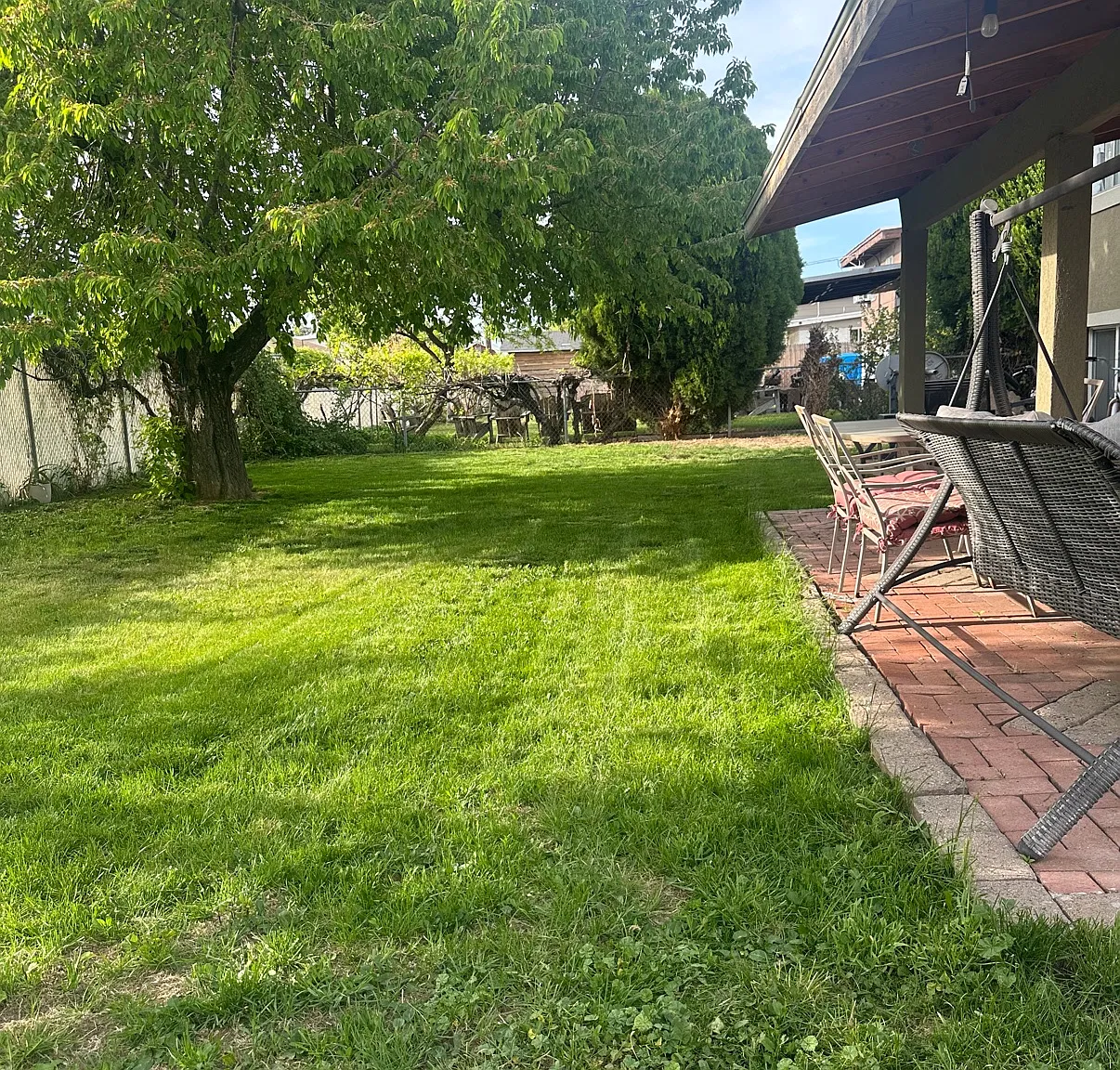 4 bed, $2,500 — Photo 2
