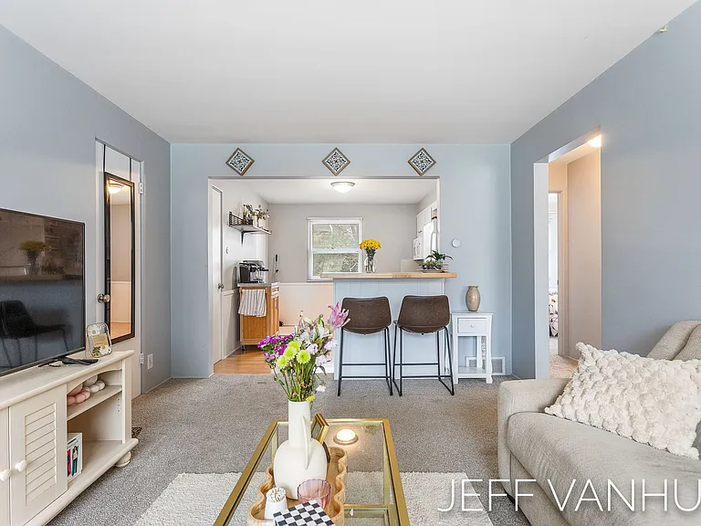 47 W 32nd St #47 — Photo 8