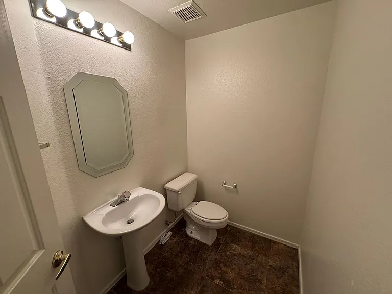 10225 N 12th Pl #2 — Photo 15