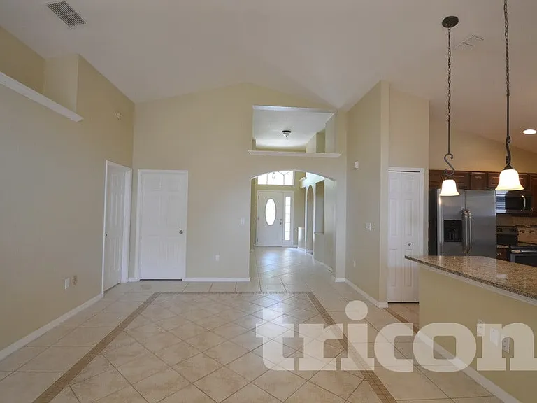 2517 Clareside Dr — Photo 4