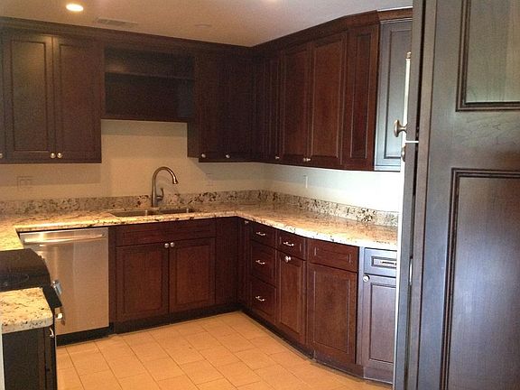 4th image of 5050 Woodway Dr APT 3H