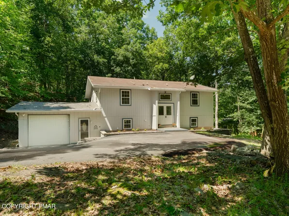5966 Decker Rd, Bushkill, PA 18324