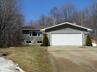 E9774 Miller Rd, Munising, MI 49862