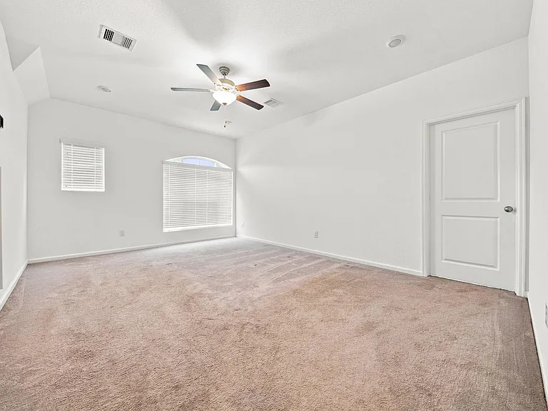 4926 Chester Lake Ln — Photo 14