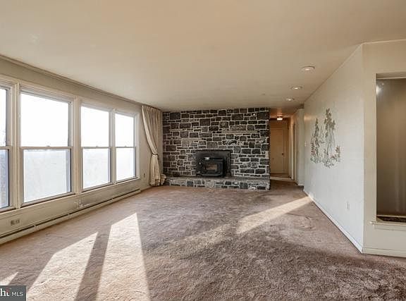 3rd image of 338 Blossom Hill Dr