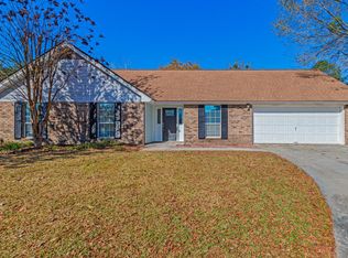 204 Teal Lake Dr, Richmond Hill, GA 31324