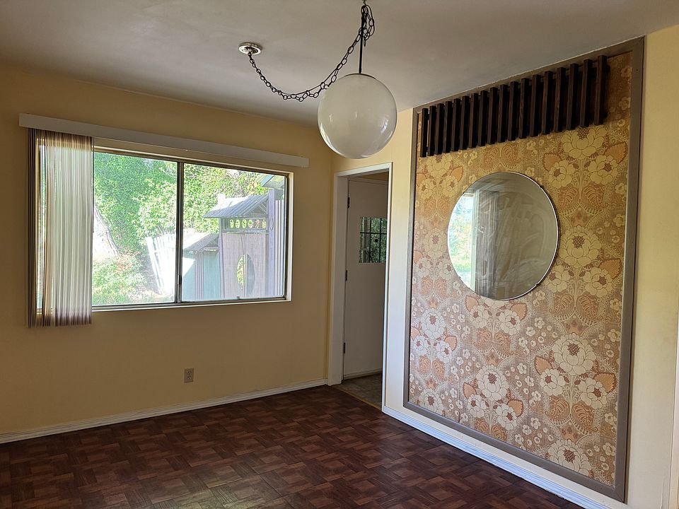 1st image of 1110 S Lincoln Ave