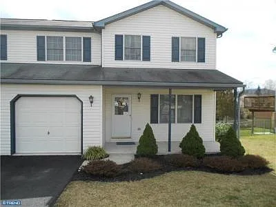 6106 Pond View Dr photo 1