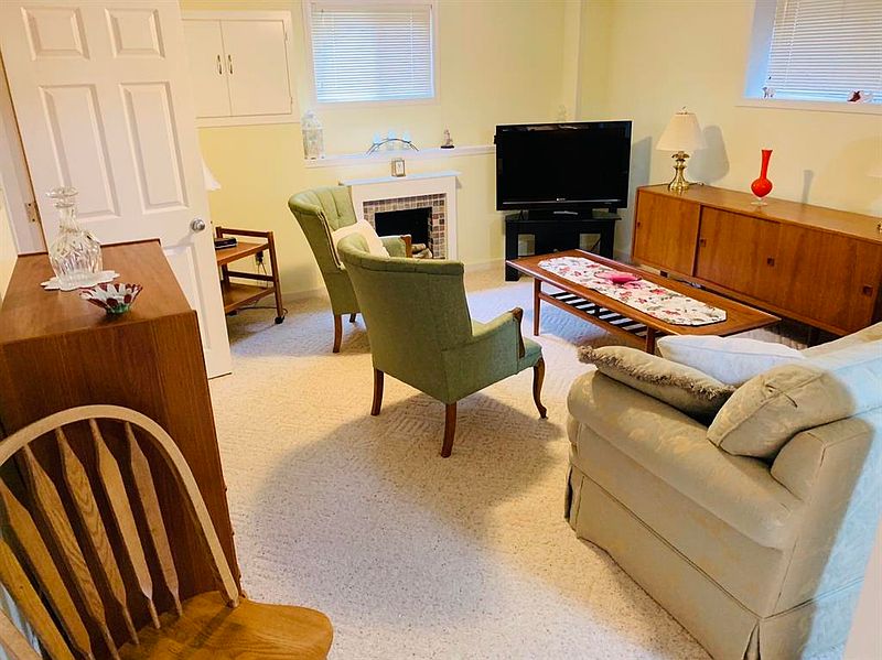 Vancouver House for rent - 4 Bedrooms — photo 4