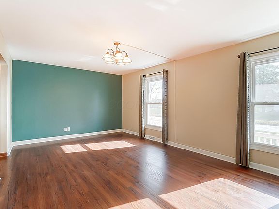 2nd image of 360 Oak Hill Dr