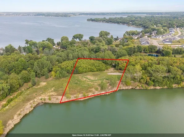 Leonard Point Rd #3, Oshkosh, WI 54904
