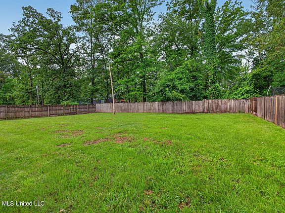 5th image of 4003 W Lake Rd
