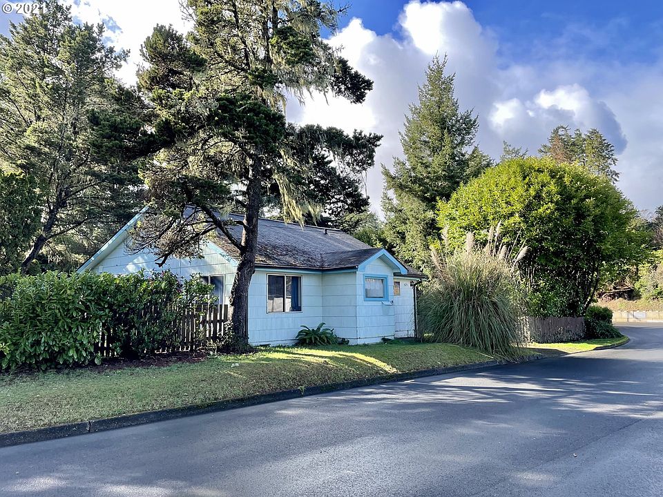 525 Taylor Ave Coos Bay Or 97420 Mls 21497469 Zillow