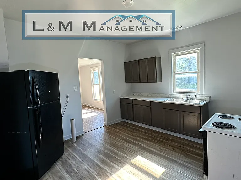129 Eastside Dr — Photo 6