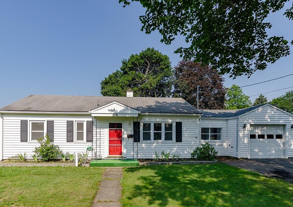 1st image of 219 Lynhurst Ave