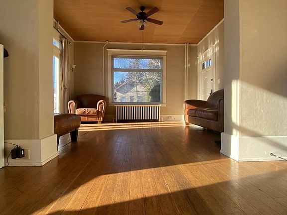 4th image of 920 4th Ave N #L