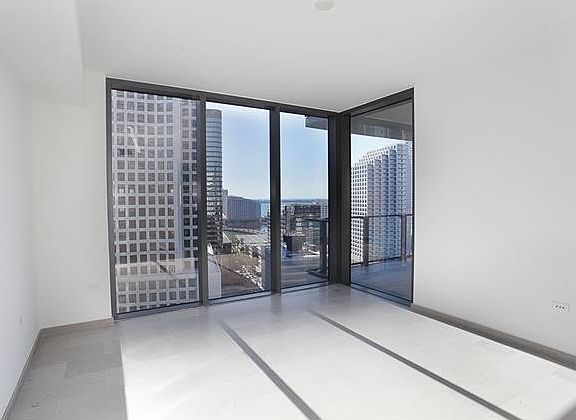 2nd image of 31 SE 6th St APT 1816