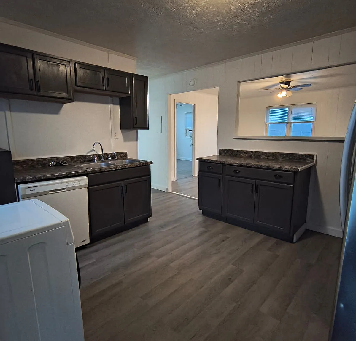 2 bed, 800 sqft, $945 — Photo 1