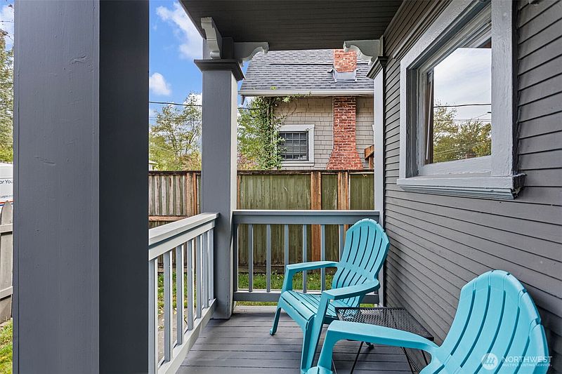 3rd image of 2307 E Columbia Street