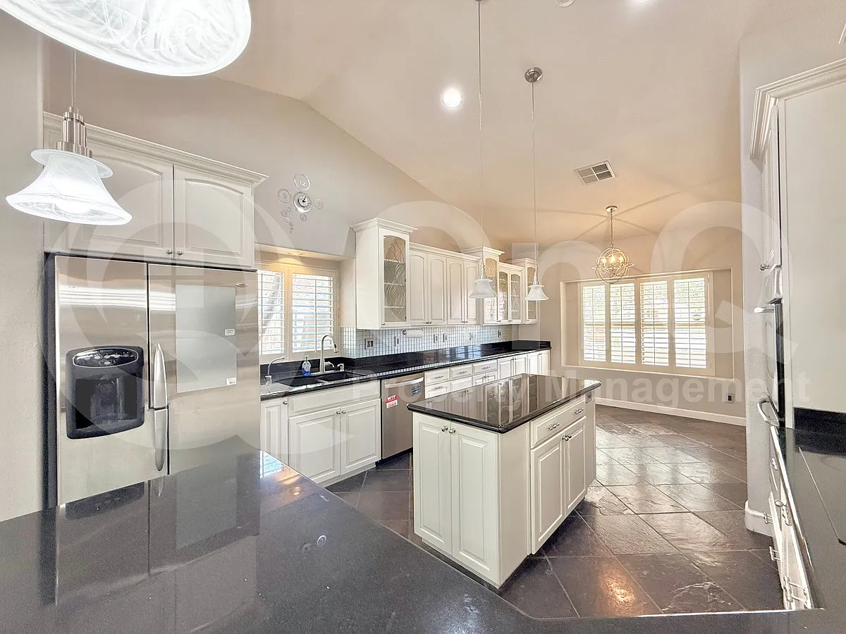 3 bed, 2.0 bath, 1849 sqft, $3,950 — Photo 3