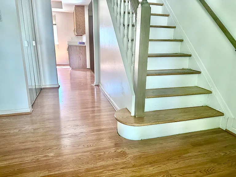 32307 Cambridge Dr — Photo 5