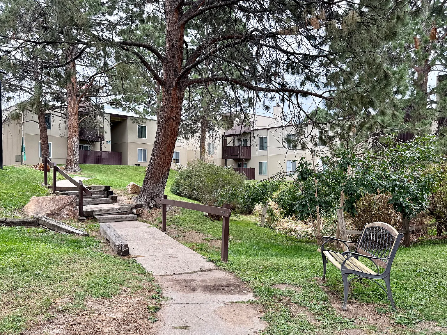 2 bed, 1.0 bath, 721 sqft, $1,695 — Photo 1