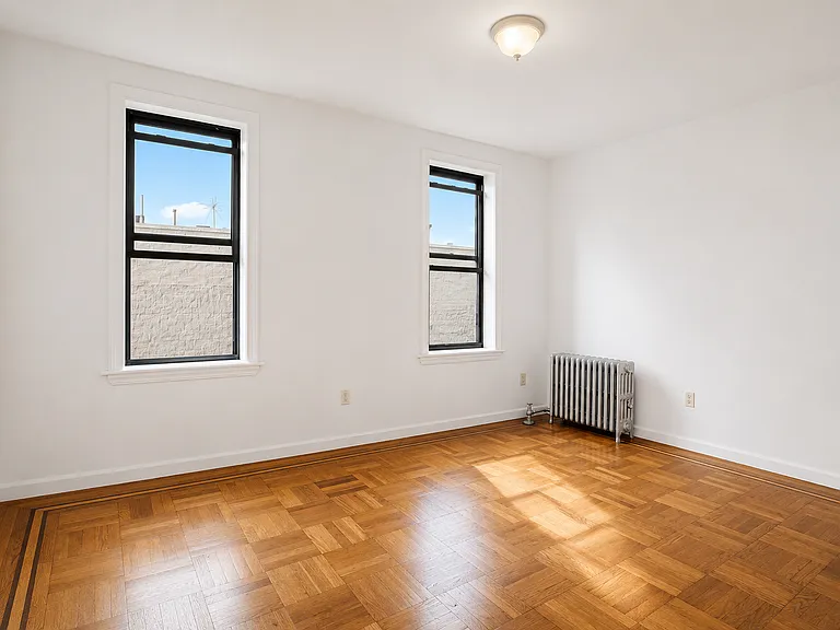 165 Pinehurst Ave #5D — Photo 2