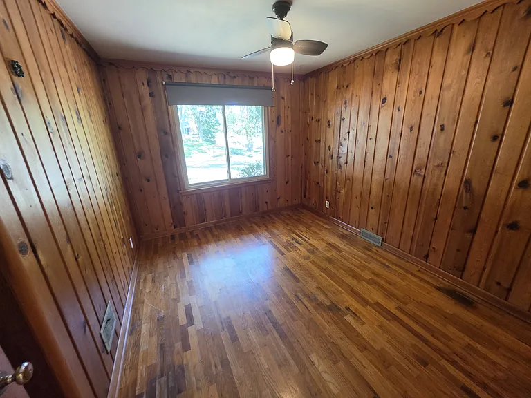1106 Ardmore St — Photo 15