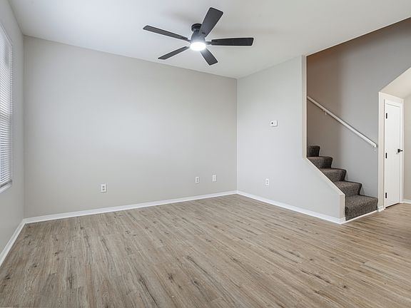 3rd image of 829 N Oakland Ave #1