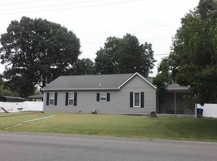 200 N Charcoal St, Troy, IL