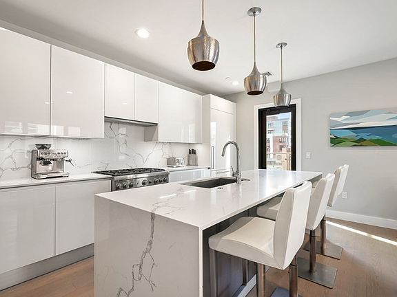 4th image of 39 A St Unit 2