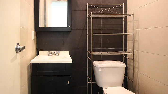 Rented by Nooklyn NYC LLC | media 46