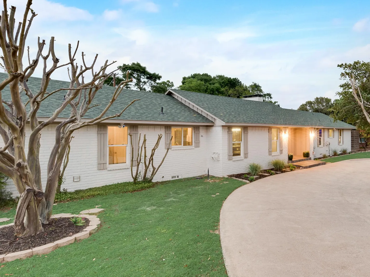 6217 Alpha Rd — Photo 4