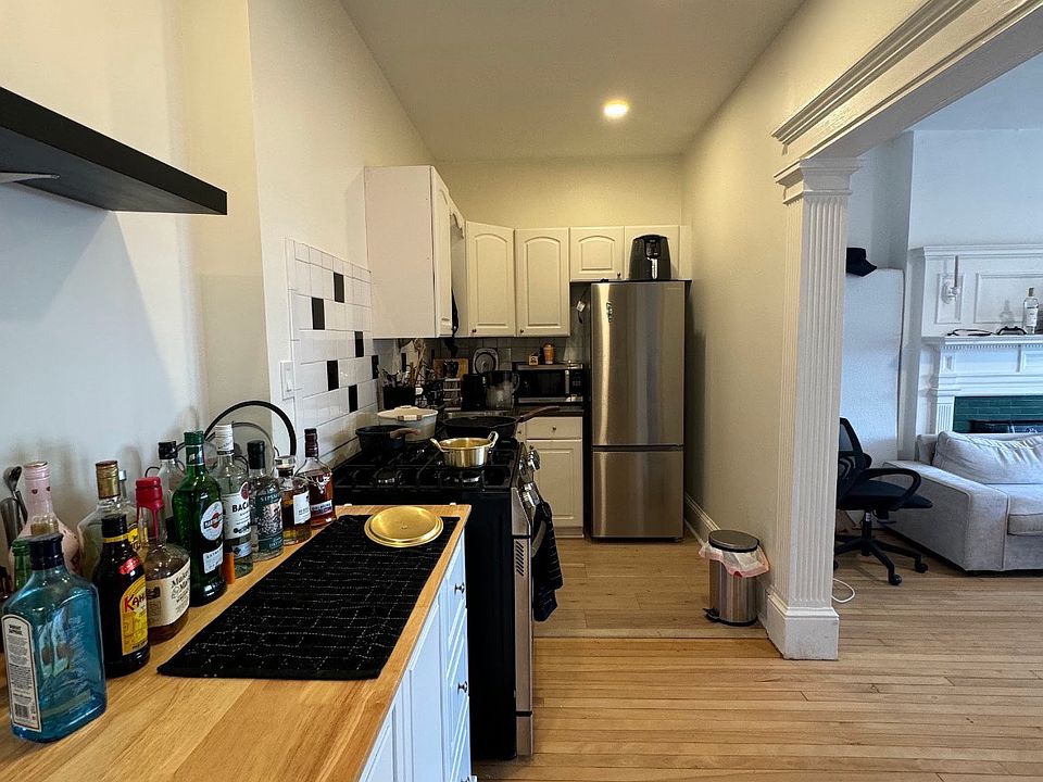 1st image of 215 Harvard Ave APT 9