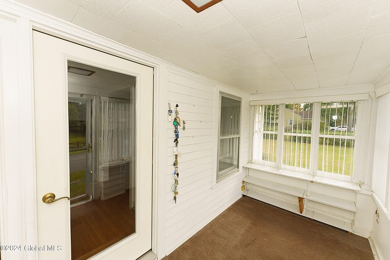 5th image of 7 Greenbush Avenue
