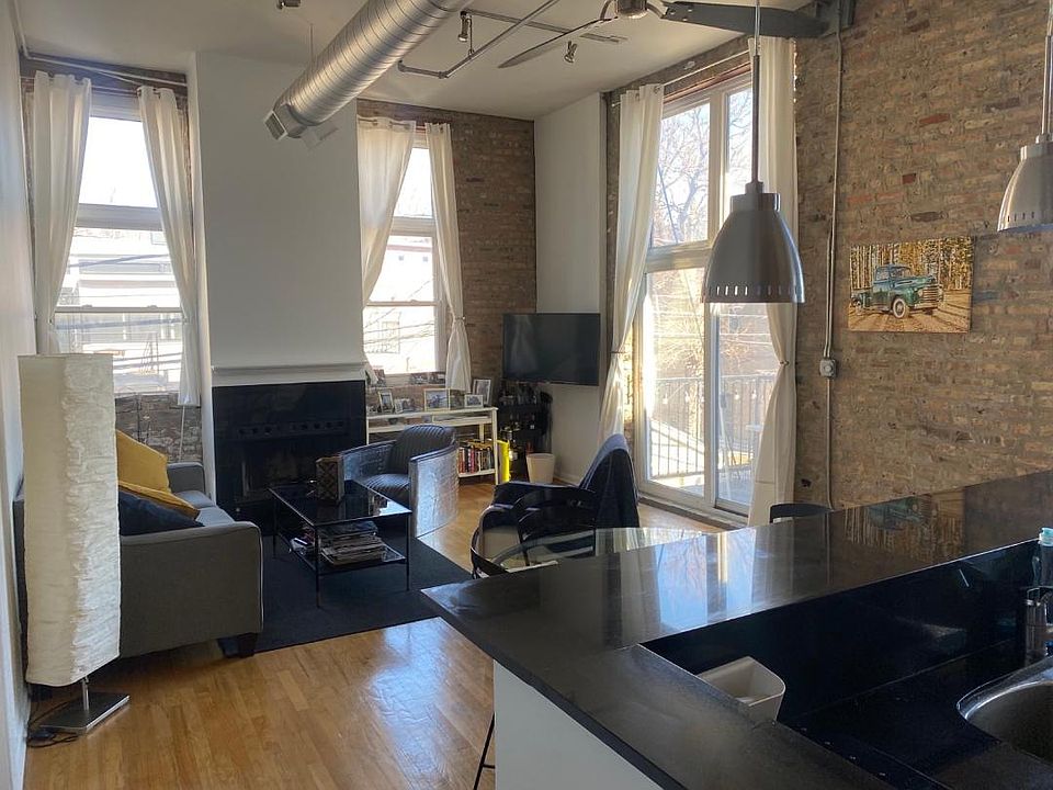 1st image of 1907 N Milwaukee Ave APT 211