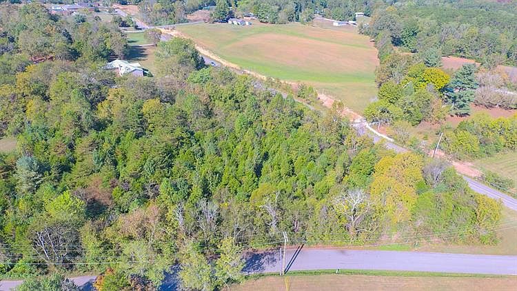 2nd image of 1312 Bays Mountain Rd
