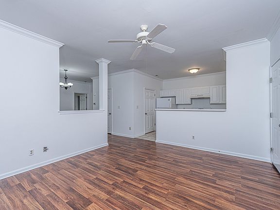 4th image of 1600 Long Grove Dr Unit 1728