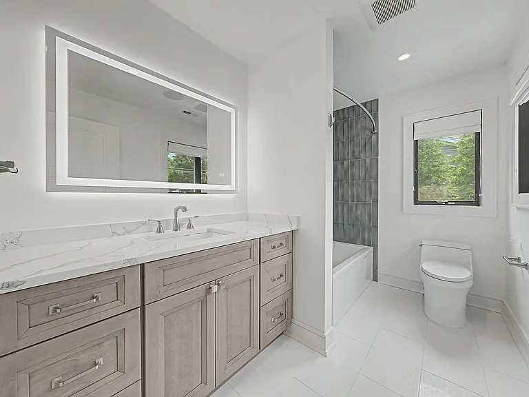 67 Westervelt Pl — Photo 7