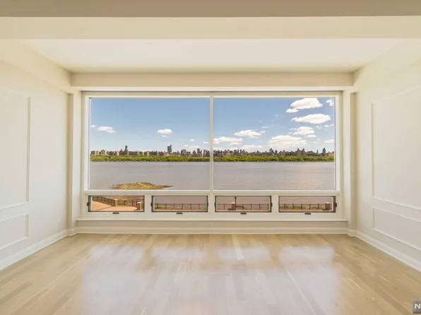9 Somerset Ln Unit 308, Edgewater, NJ 07020