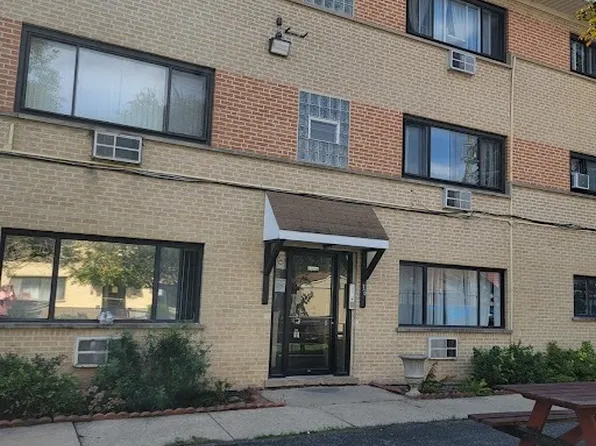 36 S 19th Ave APT 2E, Maywood, IL 60153