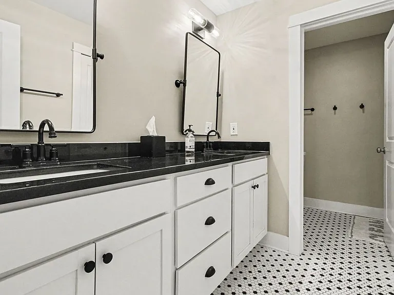 3906 Hillside Dr — Photo 17
