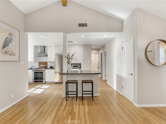 5th image of 6458 Hanna Ave