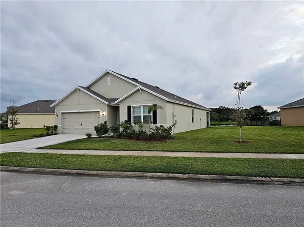 2735 Hanover St SW, Vero Beach, FL 32968