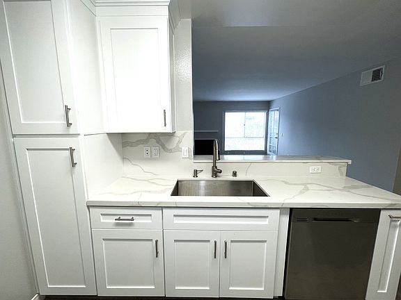 4th image of 3445 Mentone Ave #205